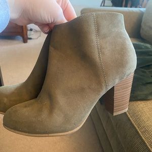 Old navy green booties